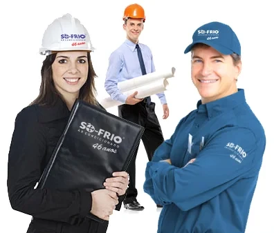 Equipe de técnicos e engenheiros da Só-Frio